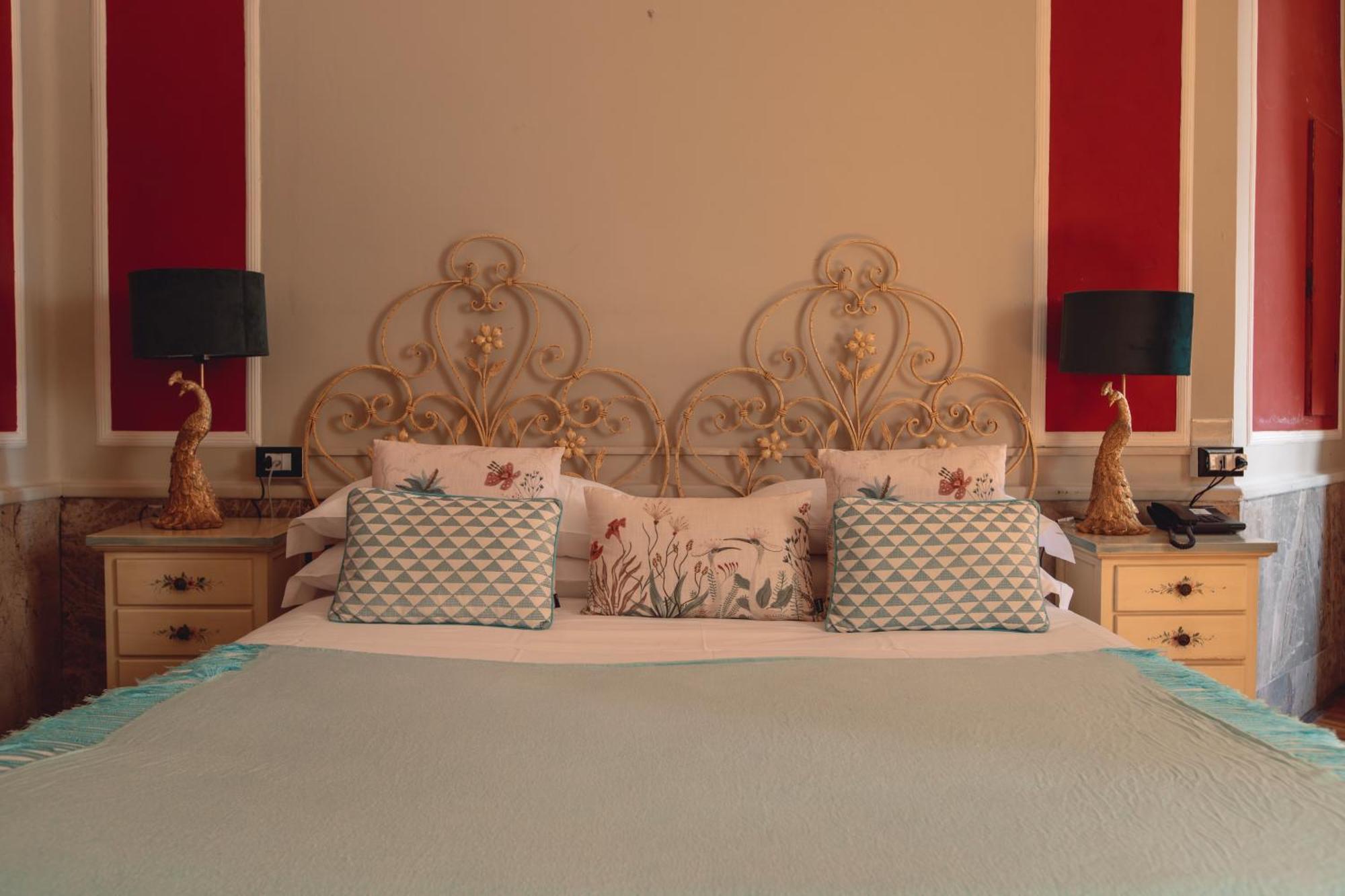 Deluxe Double Room Lake View